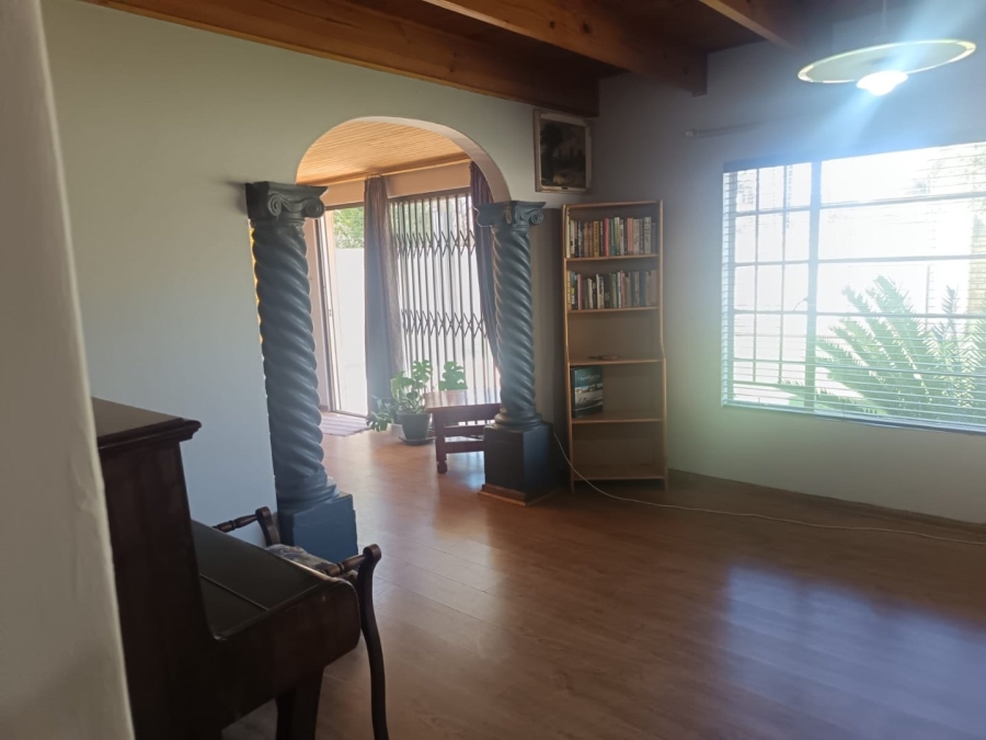 4 Bedroom Property for Sale in Rhodesdene Northern Cape
